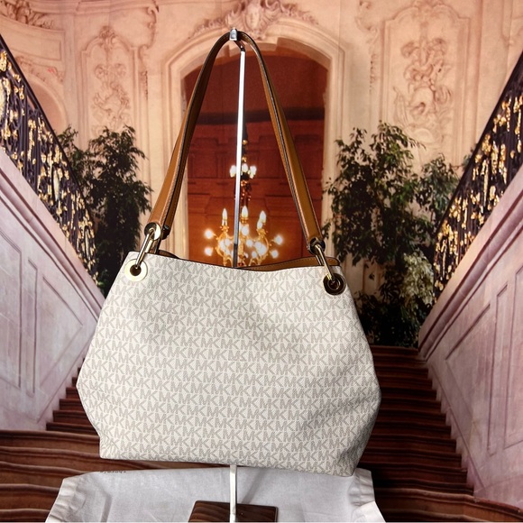 Michael Kors Signature Coated Canvas And Leather Raven Shoulder Bag, like new - Picture 13 of 17